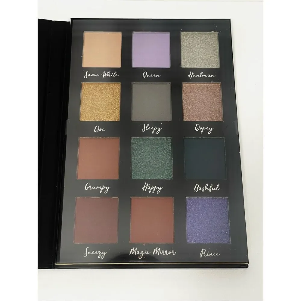 Disney Snow White and the Seven Dwarfs Eyeshadow Palette Mirror Taste Beauty New